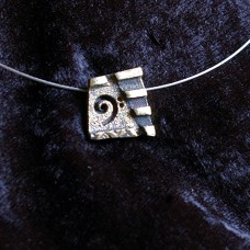“En clau de Fa” (Bass Clef) necklace (bronze)